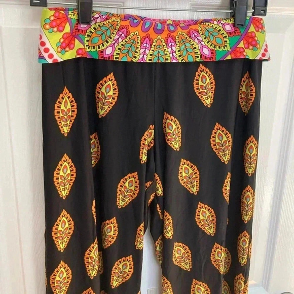 Trina Turk I 4 - Picture 3 of 10